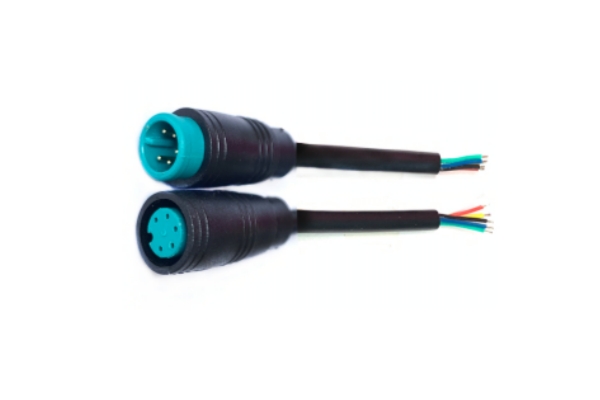 Waterproof 12V connectors: electrical connection solutions for multi-domain applications